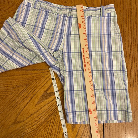 IZOD Golf Bermuda Stretch Women Sz 6 gently used - Picture 2 of 7